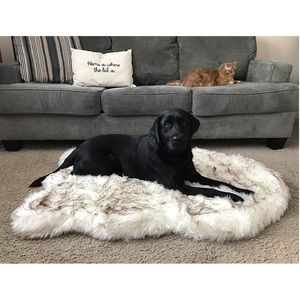 PupRug Faux Fur Orthopedic Dog Bed, Curve White XL